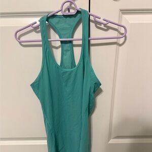 Lululemon tank size 8